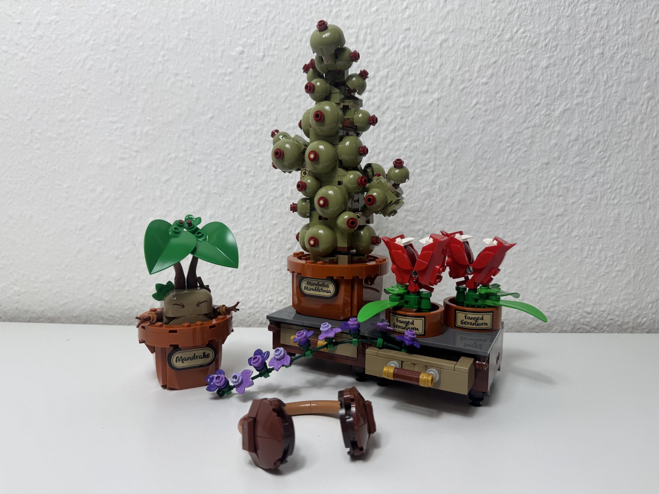 LEGO Harry Potter 76474 Hogwarts herbology Plants